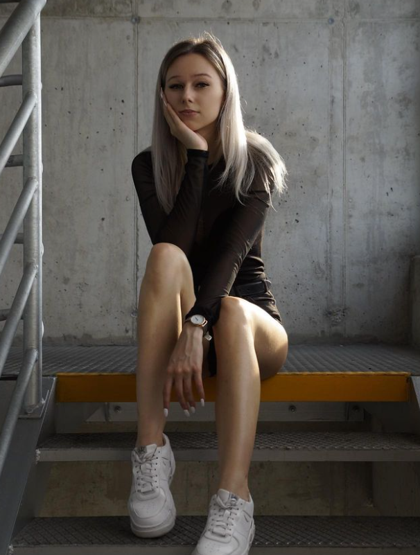 004 Sarah Sabaková